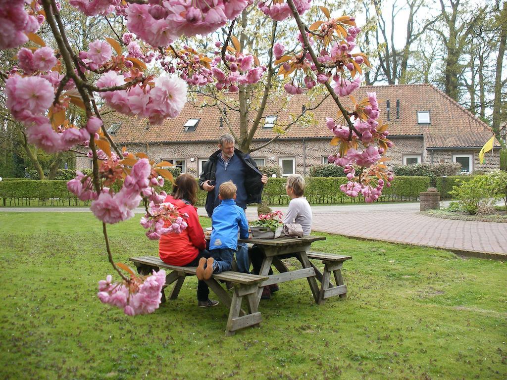 Вилла Vakantiehuisjes "De Helpeney" Хорст Экстерьер фото